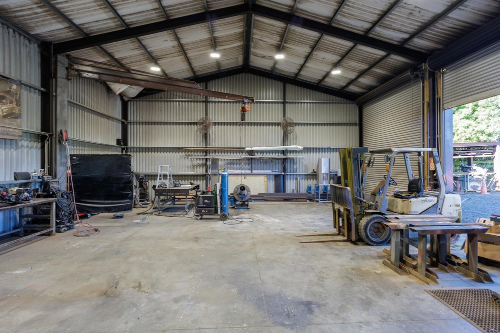 Photos of 992 Te Kawa Road