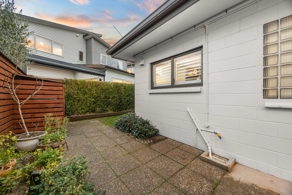 Photos of 2/22 Harding Avenue