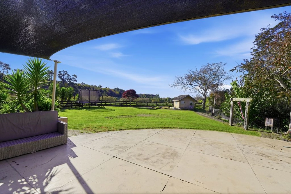 Photos of 19 WAIOROI PLACE