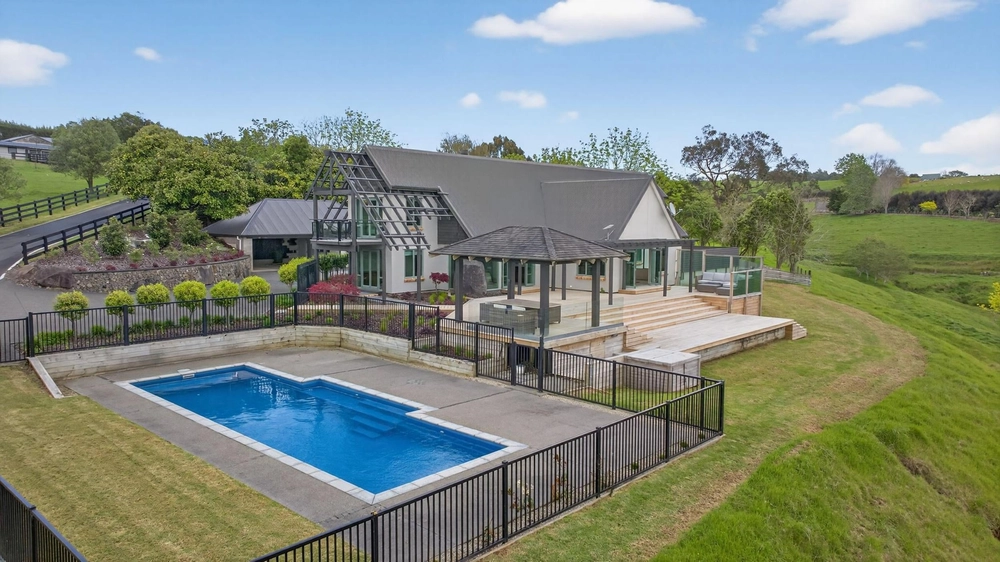 Photos of 333 Tuhimata Road