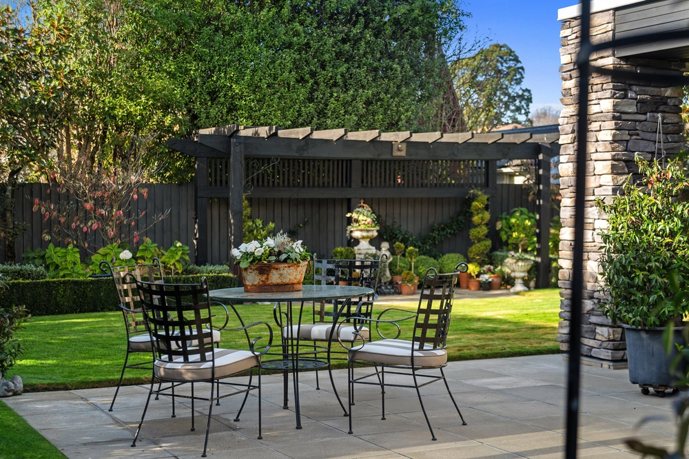 Photos of 20 Thornycroft Street