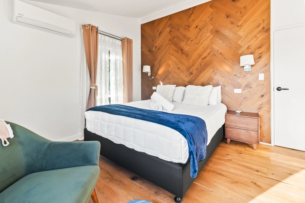 Photos of 32 Joyces Road