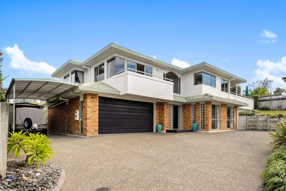 Photos of 40 Whiting Grove
