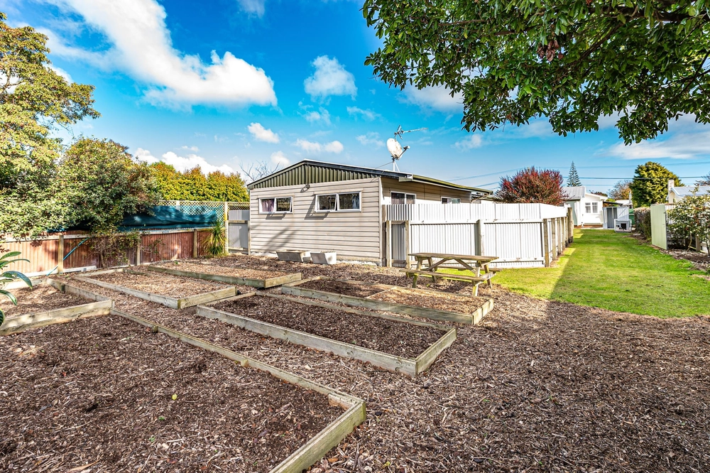Photos of 4 and 4A Kells Avenue