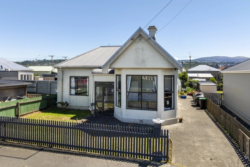 Photos of 141 Easther Crescent