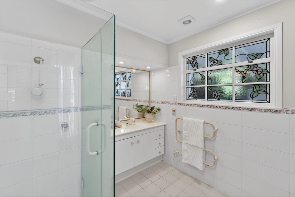 Photos of 9 Worcester Road
