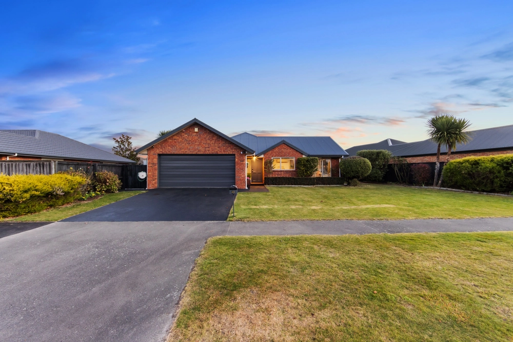 Photos of 45 Kinsella Crescent