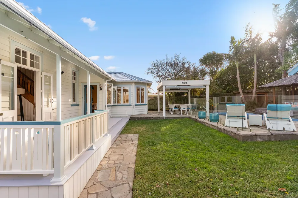 Photos of 1 Plunket Road