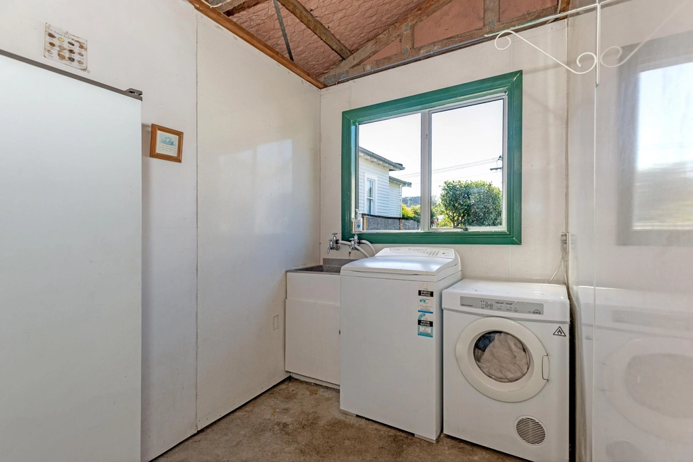 Photos of 106 Whitaker Street