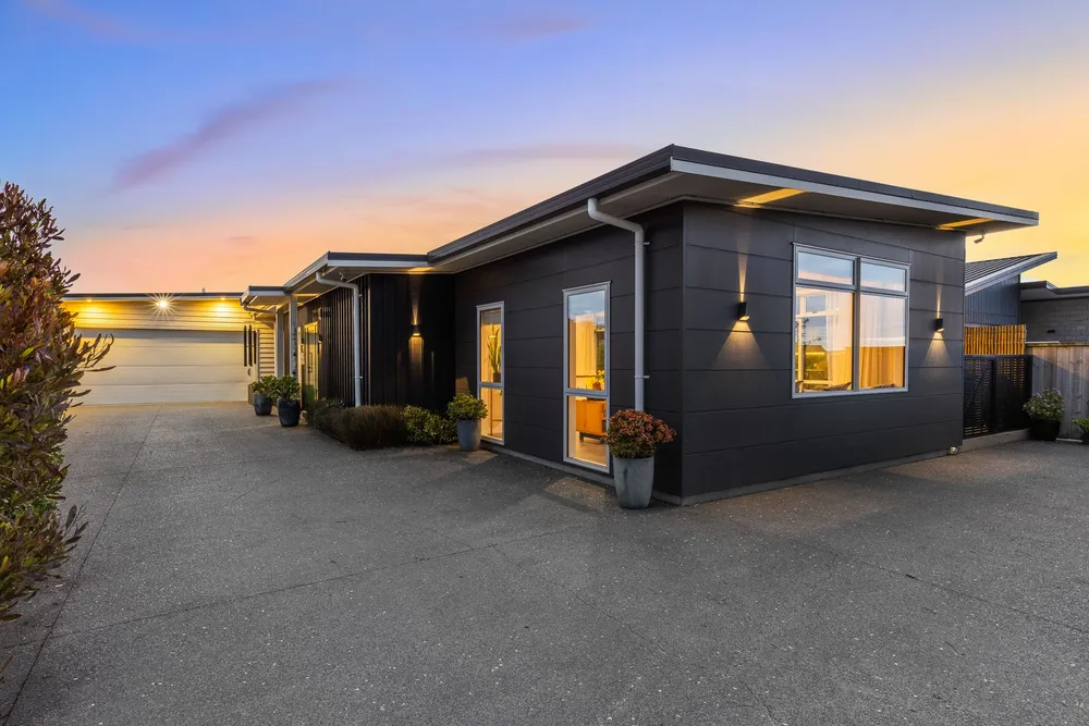 Photos of 39 Waipunahau Road