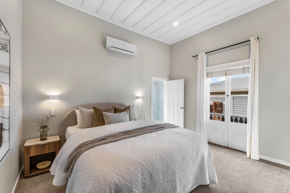 Photos of 16 Wairakei Street