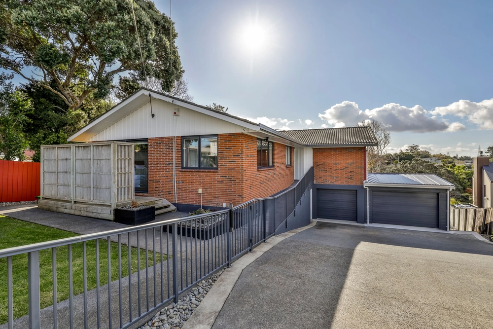 Photos of 88 Tiroroa Avenue