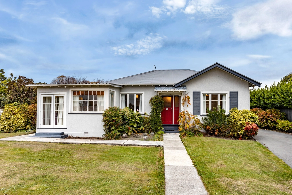 Photos of 47 Pitcairn Crescent