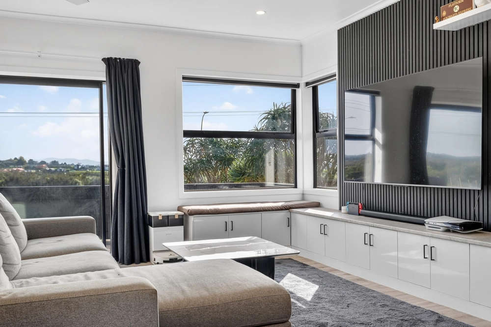 Photos of 121 Baverstock Road