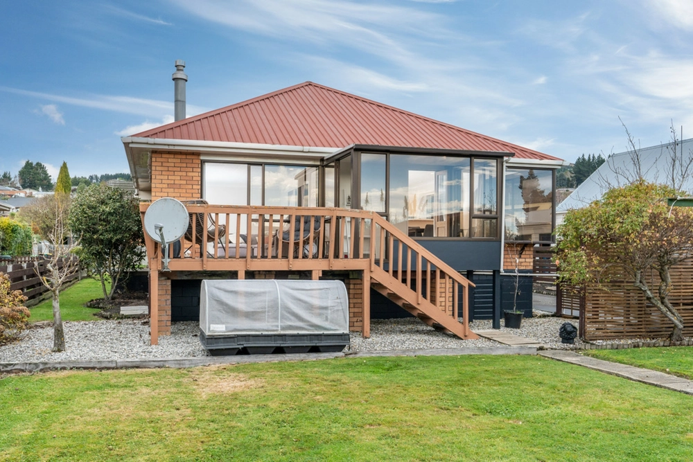 Photos of 47 Kinmont Crescent