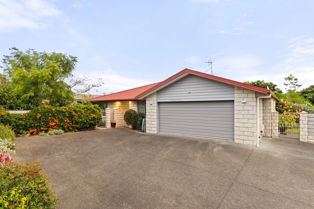 Photos of 12 Charteris Rise