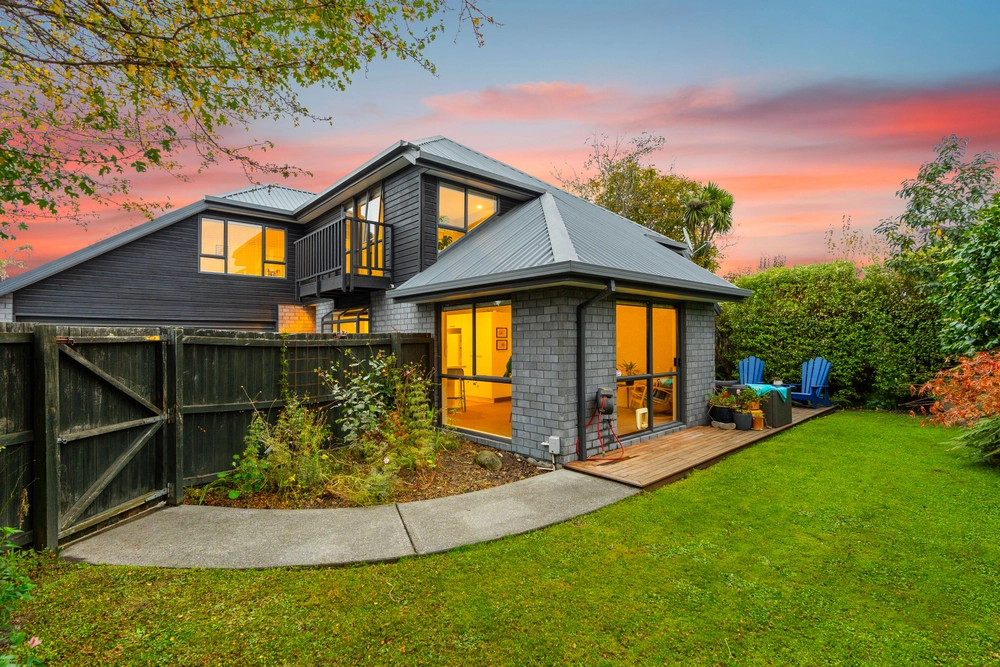 Photos of 122 Tennyson Street