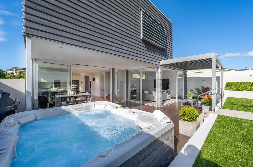 Photos of 33 Luplau Crescent