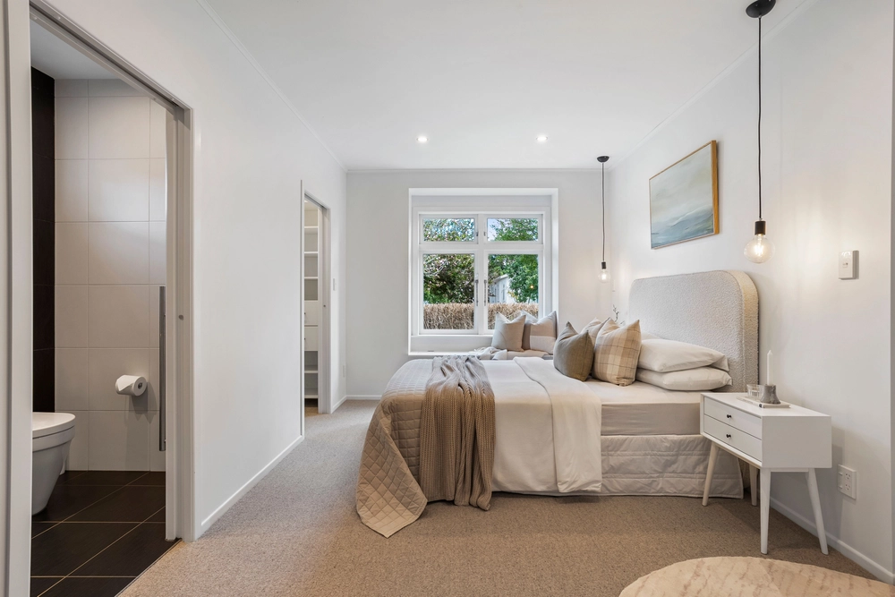 Photos of 1 Rhodes Avenue