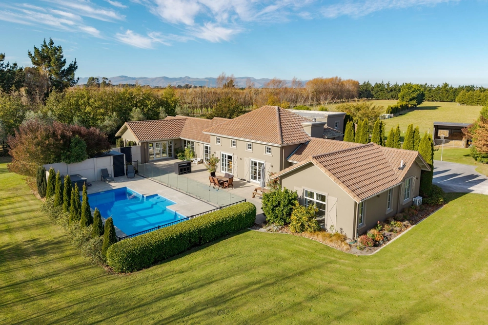 Photos of 130 Glenbogle Drive