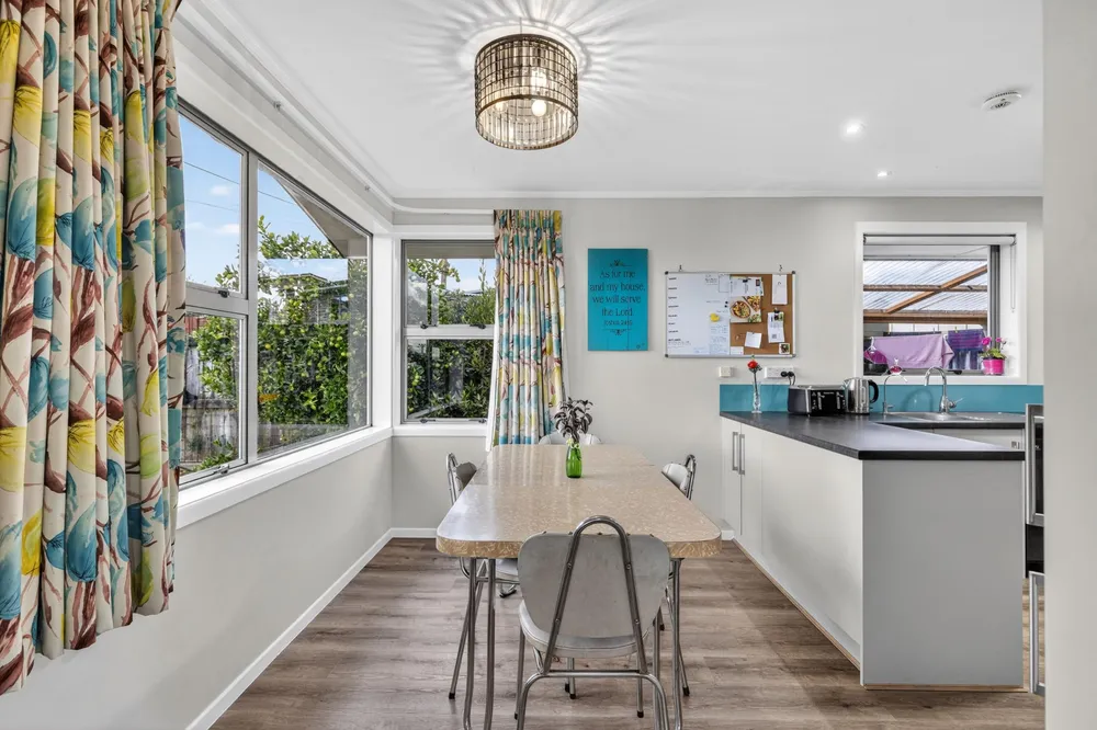Photos of 15 Great Burke Street