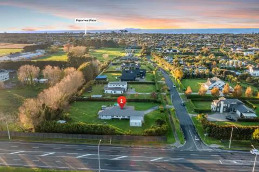 Photos of 1 Royal Ascot Drive