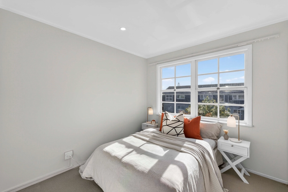 Photos of 9 Worcester Road