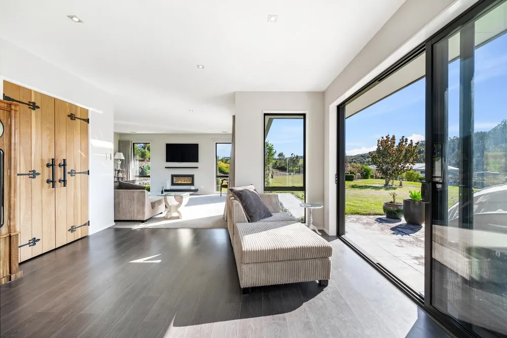 Photos of 246 Blackbridge Road