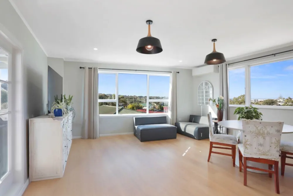 Photos of 1 McIlroy Avenue