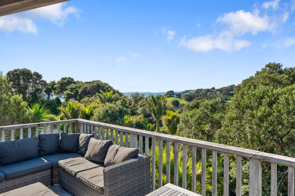 Photos of 31 Marine View Road