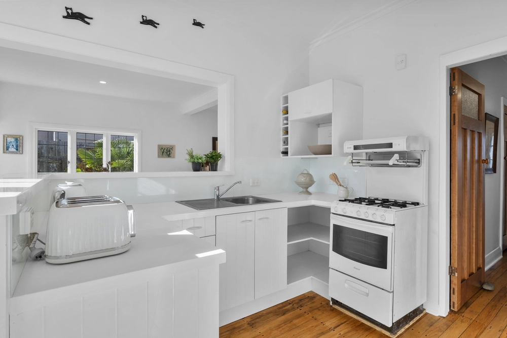 Photos of 2 Seabreeze Road