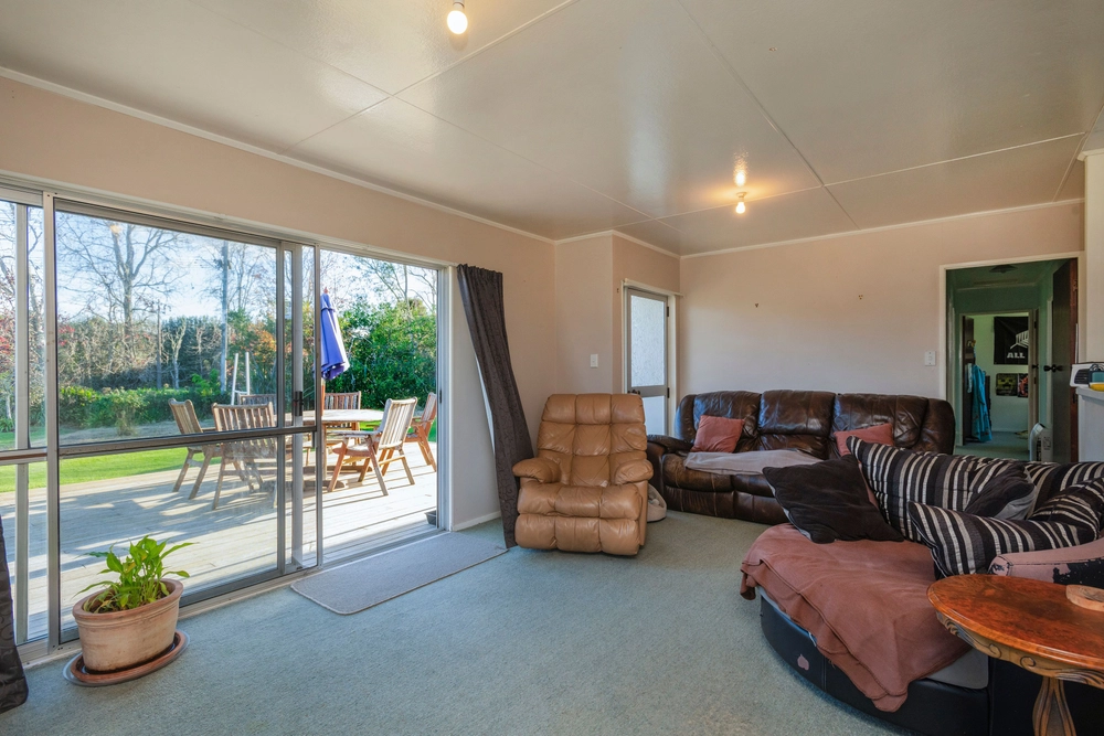 Photos of 172 Whatatutu Road