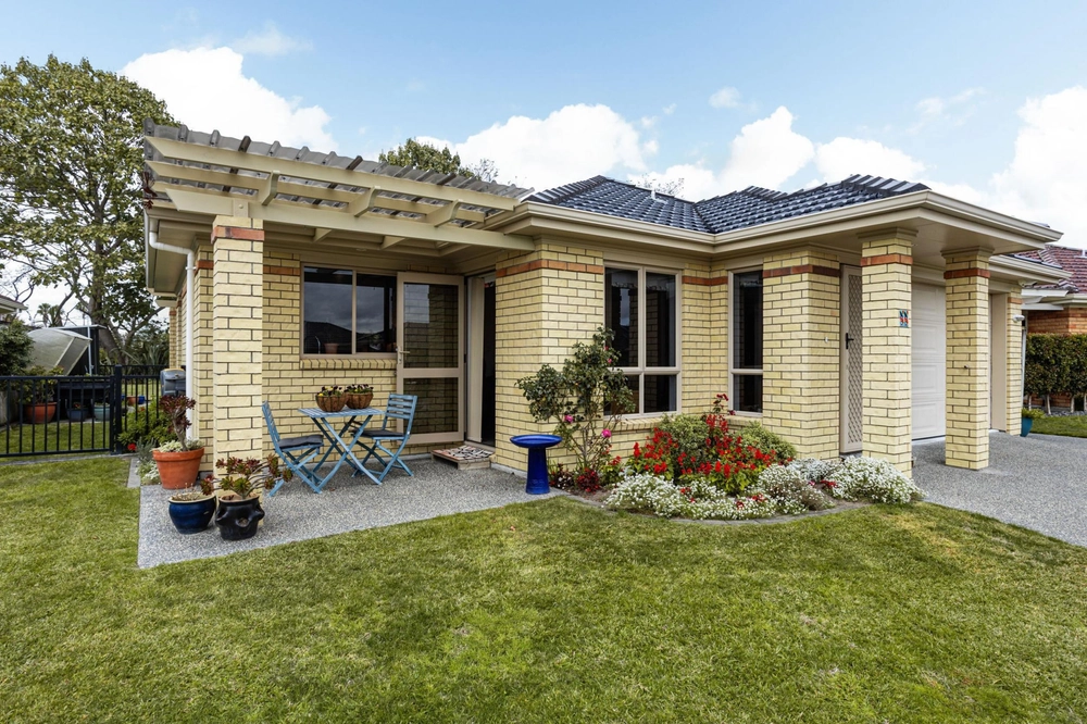 Photos of 55 Sovereign Isle Lane