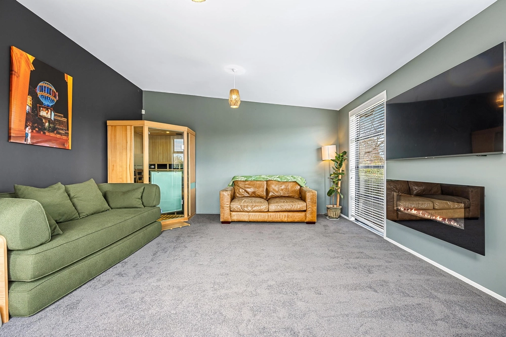 Photos of 18 Warwick Road