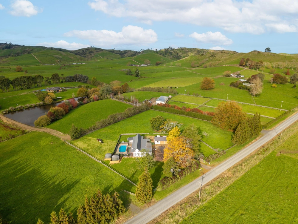 Photos of 216 Manuel Road