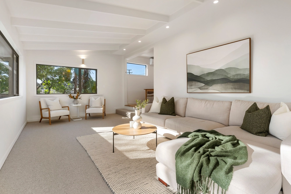 Photos of 583 East Coast Road