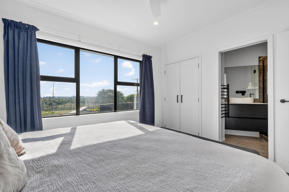 Photos of 121 Baverstock Road