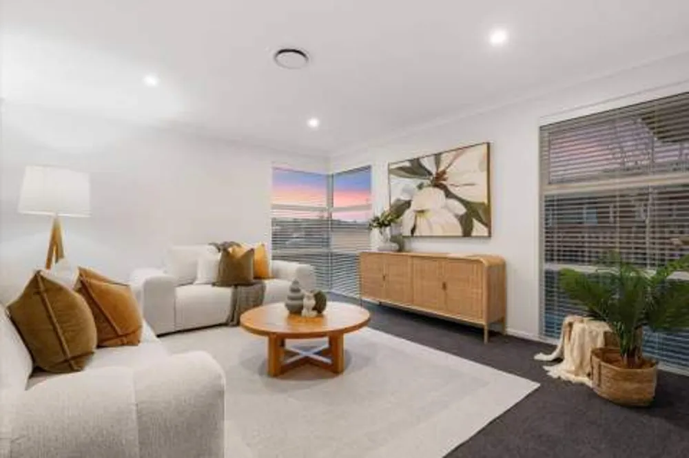 Photos of 217 Lakes Boulevard
