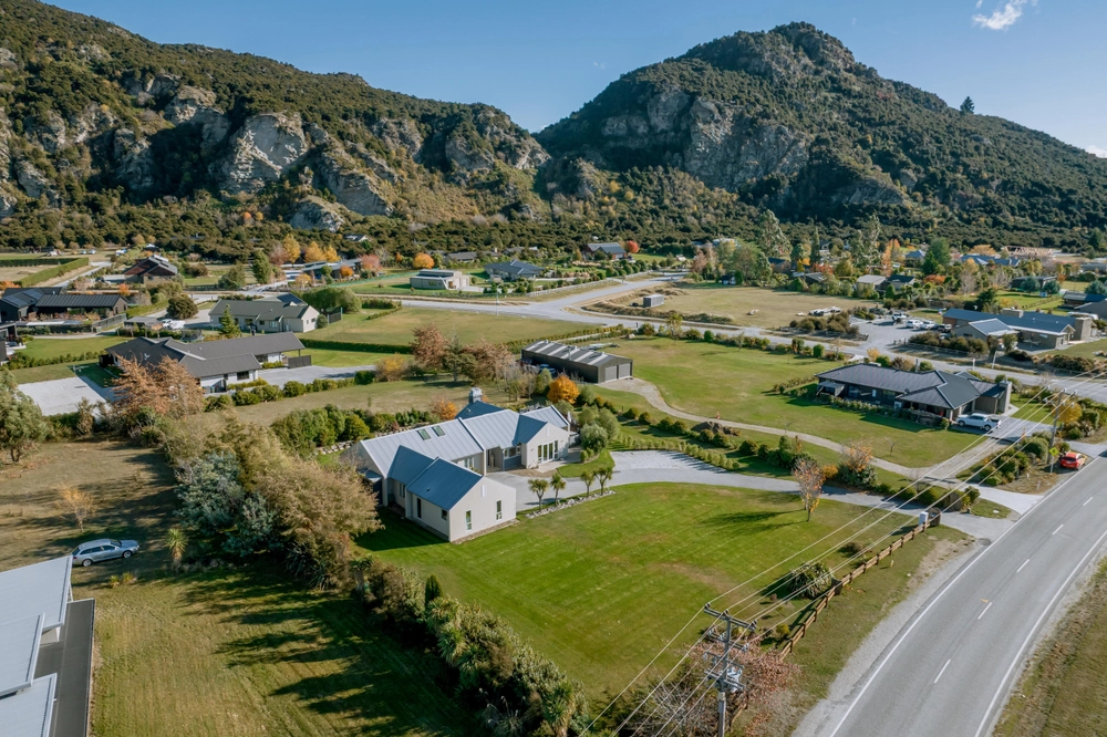 Photos of 1153 Aubrey Road