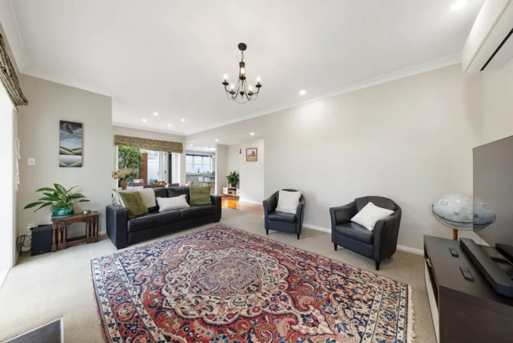 Photos of 6 Queensway