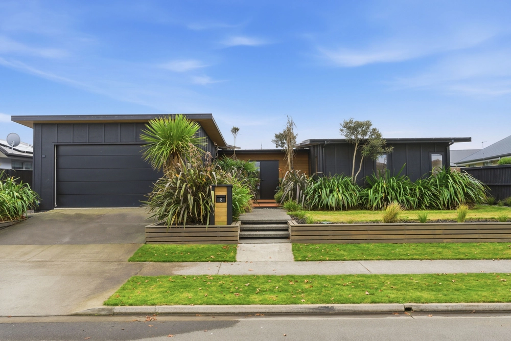 Photos of 93 Beachvale Drive