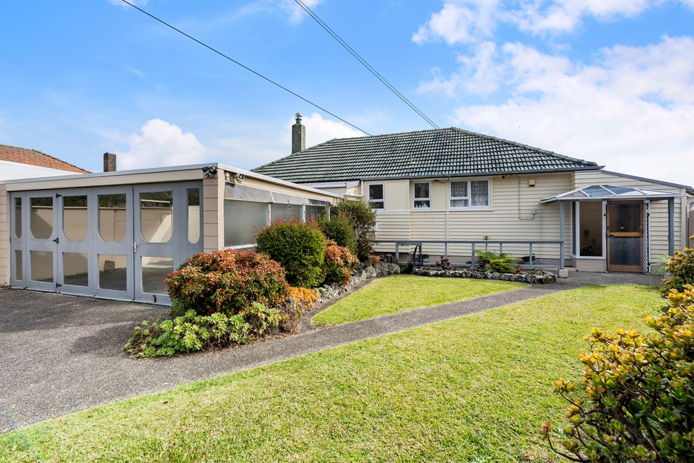 Photos of 12 Howlett Street