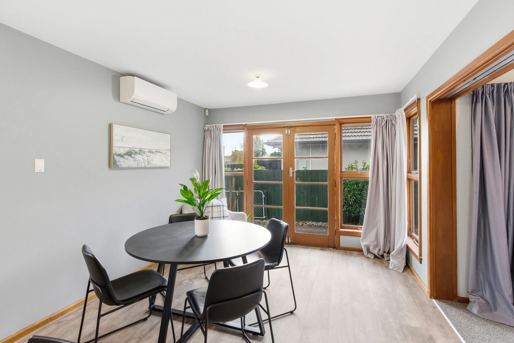 Photos of 50 Staveley Street