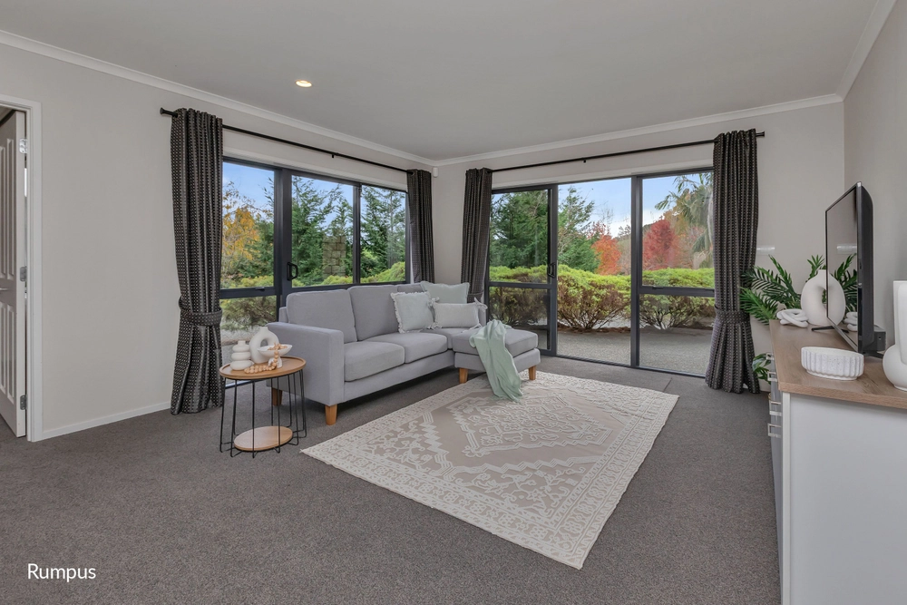 Photos of 43 Roydon Drive