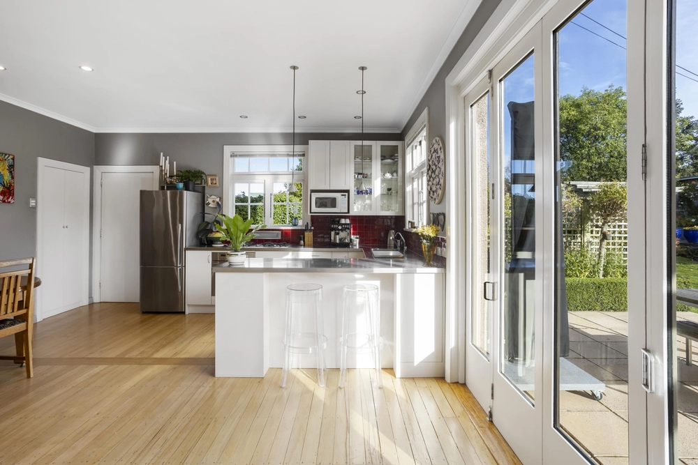 Photos of 8 Neidpath Road