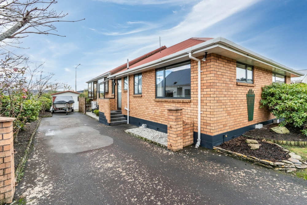 Photos of 47 Kinmont Crescent