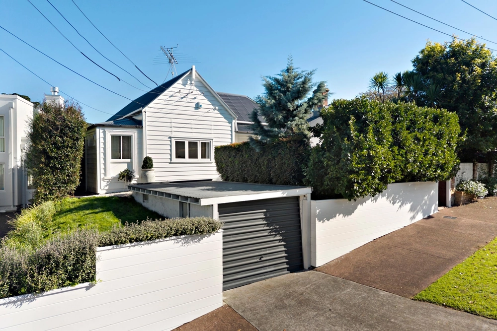 Photos of 103 Brighton Road