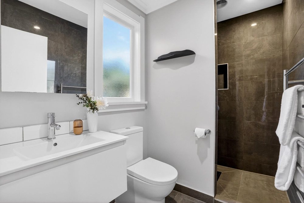 Photos of 9 Woodhouse Road