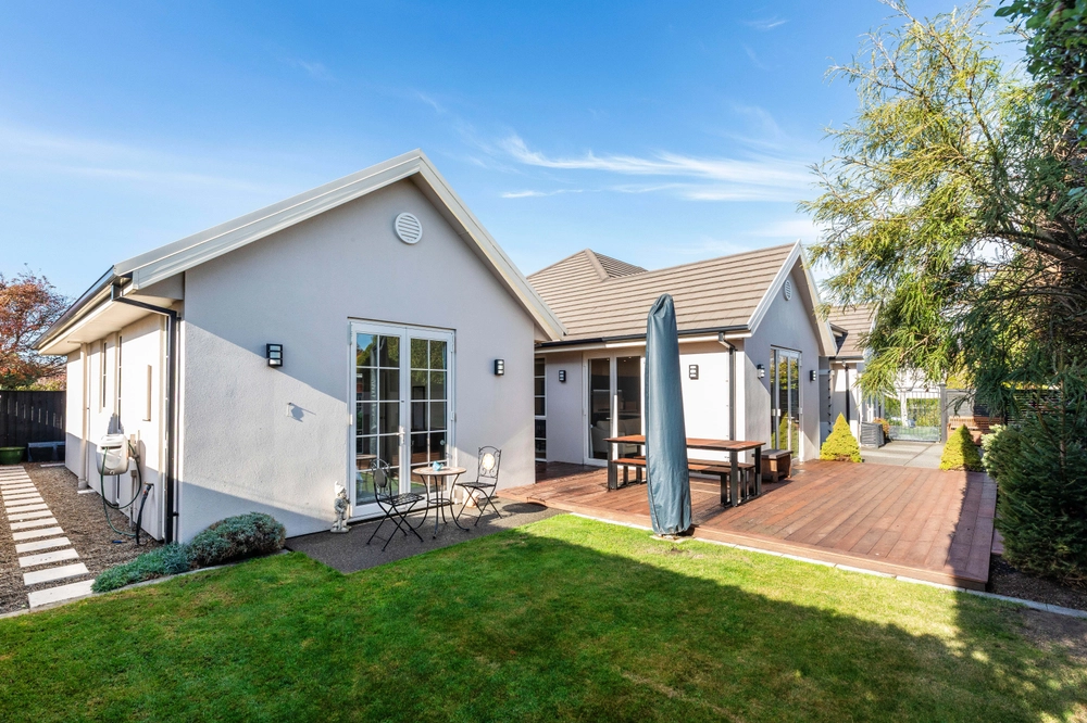 Photos of 2 Applefield Court
