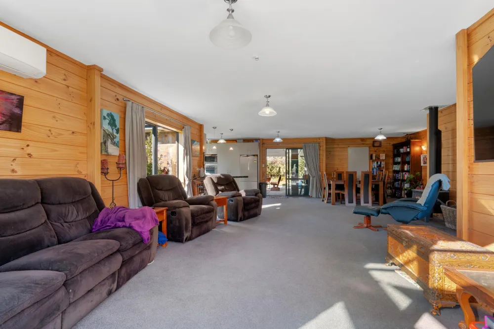 Photos of 1824 Pole Road